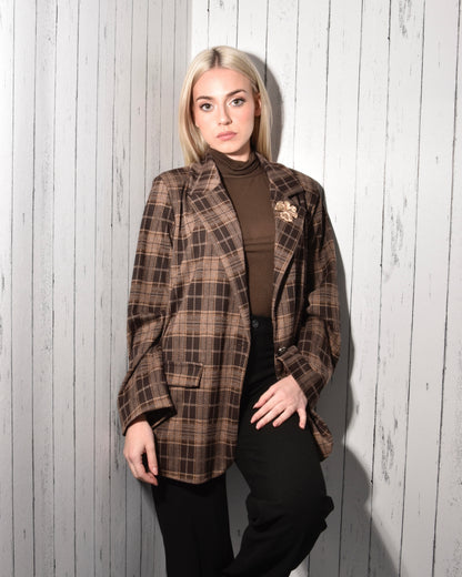 Blazer Donna a Quadri Marroni – Taglio Classico e Vestibilità Morbida