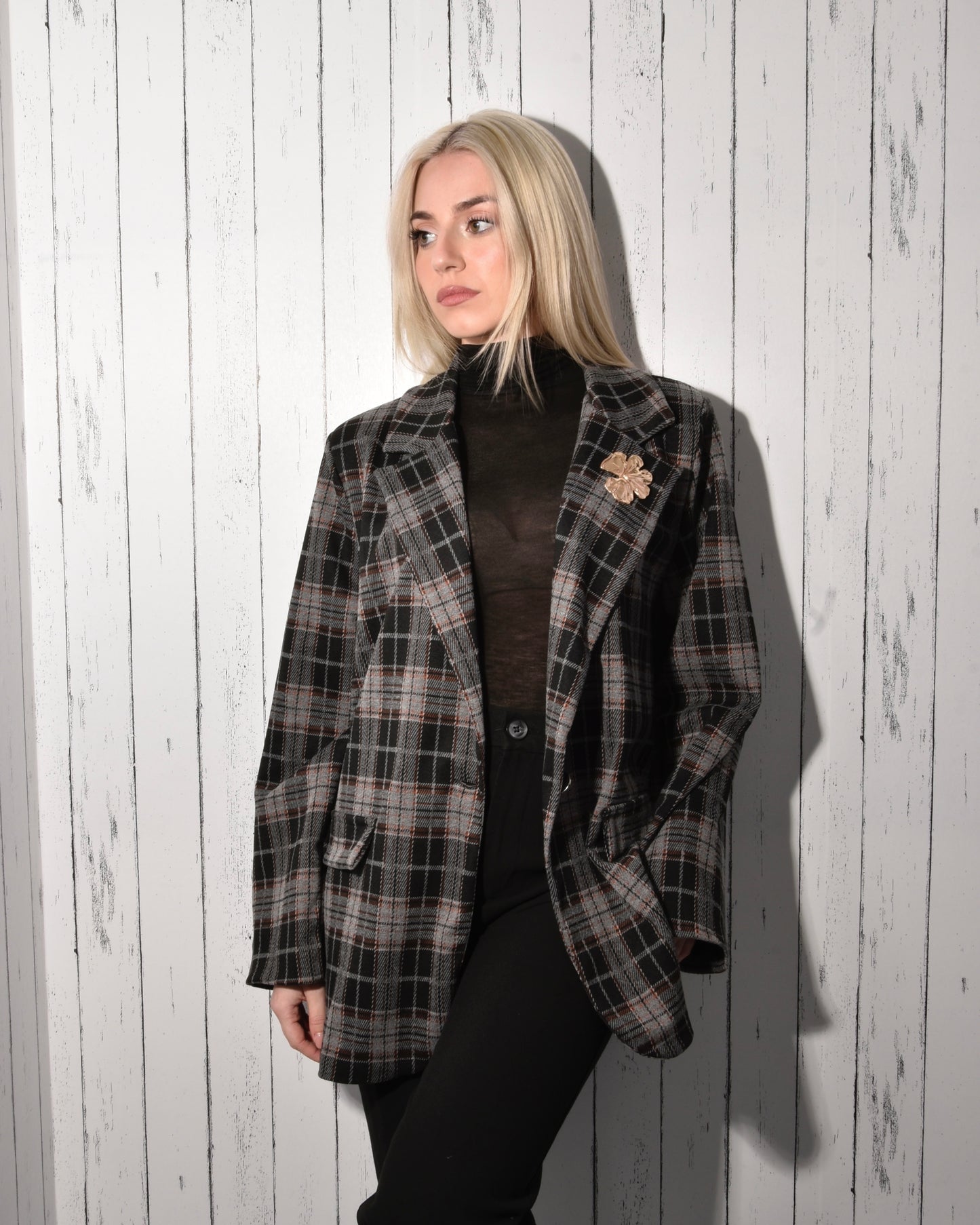 Blazer Donna a Quadri Grigio & Nero – Elegante, Moderno e Versatile